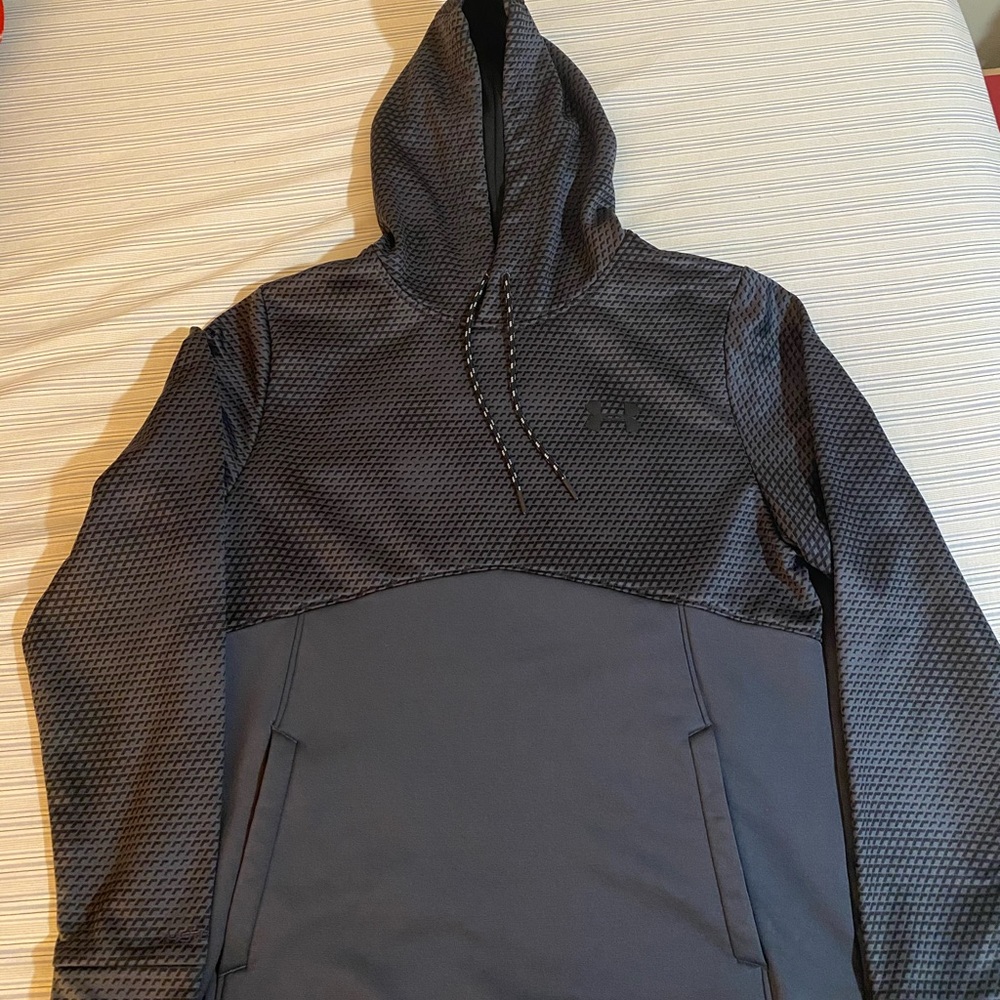Under Armour Sweatshirt